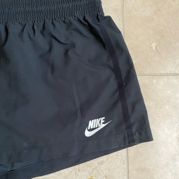 Nike Black Shorts - Picture 3 of 7